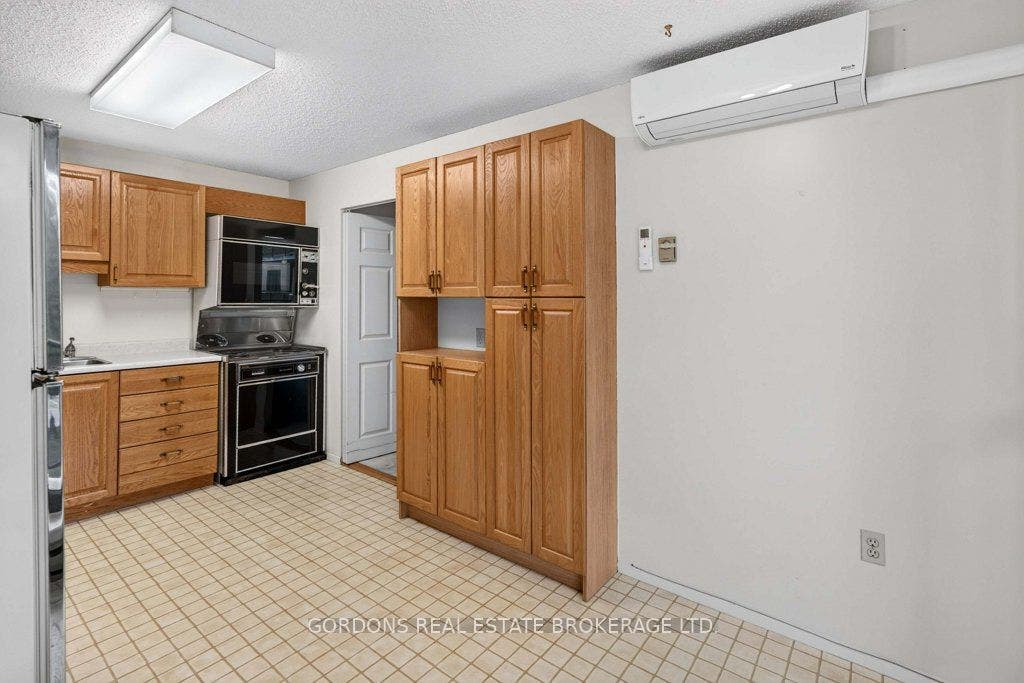 120 Barrett Court, #201, Kingston, Frontenac ON K7L 5H6 120 Barrett Court, #201, Kingston, Frontenac ON K7L 5H6