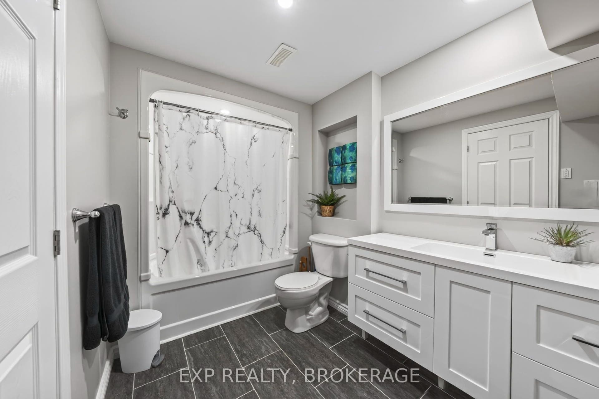 411 Abbot Street, Kingston, Frontenac ON K7P 3J4