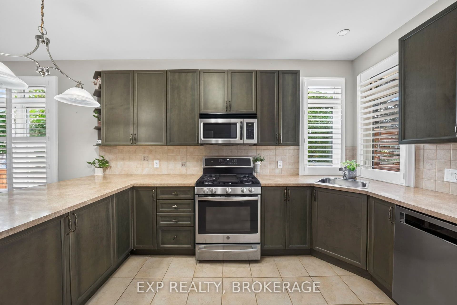 411 Abbot Street, Kingston, Frontenac ON K7P 3J4
