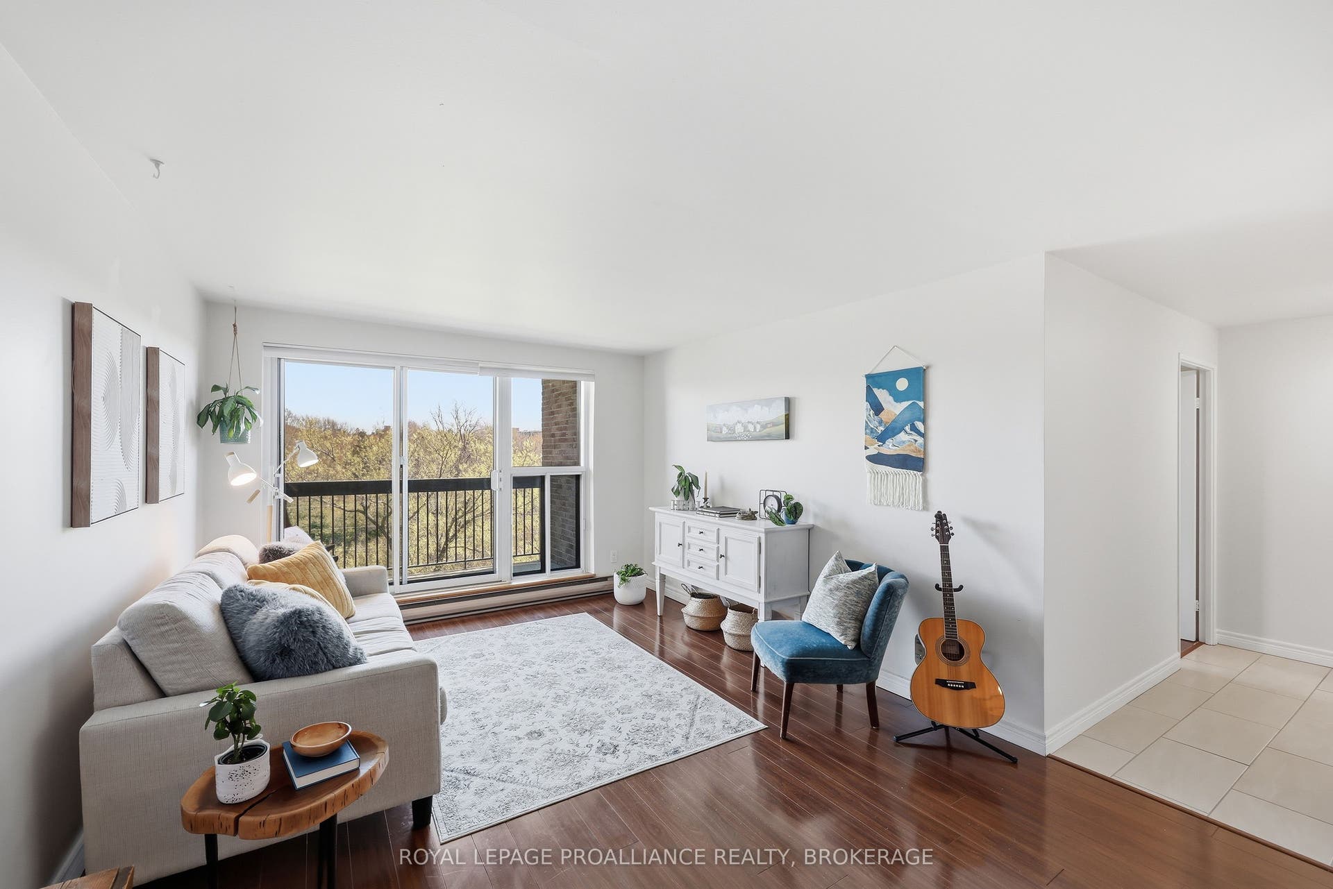 358 Queen Mary Road, #609, Kingston, Frontenac ON K7M 7E8