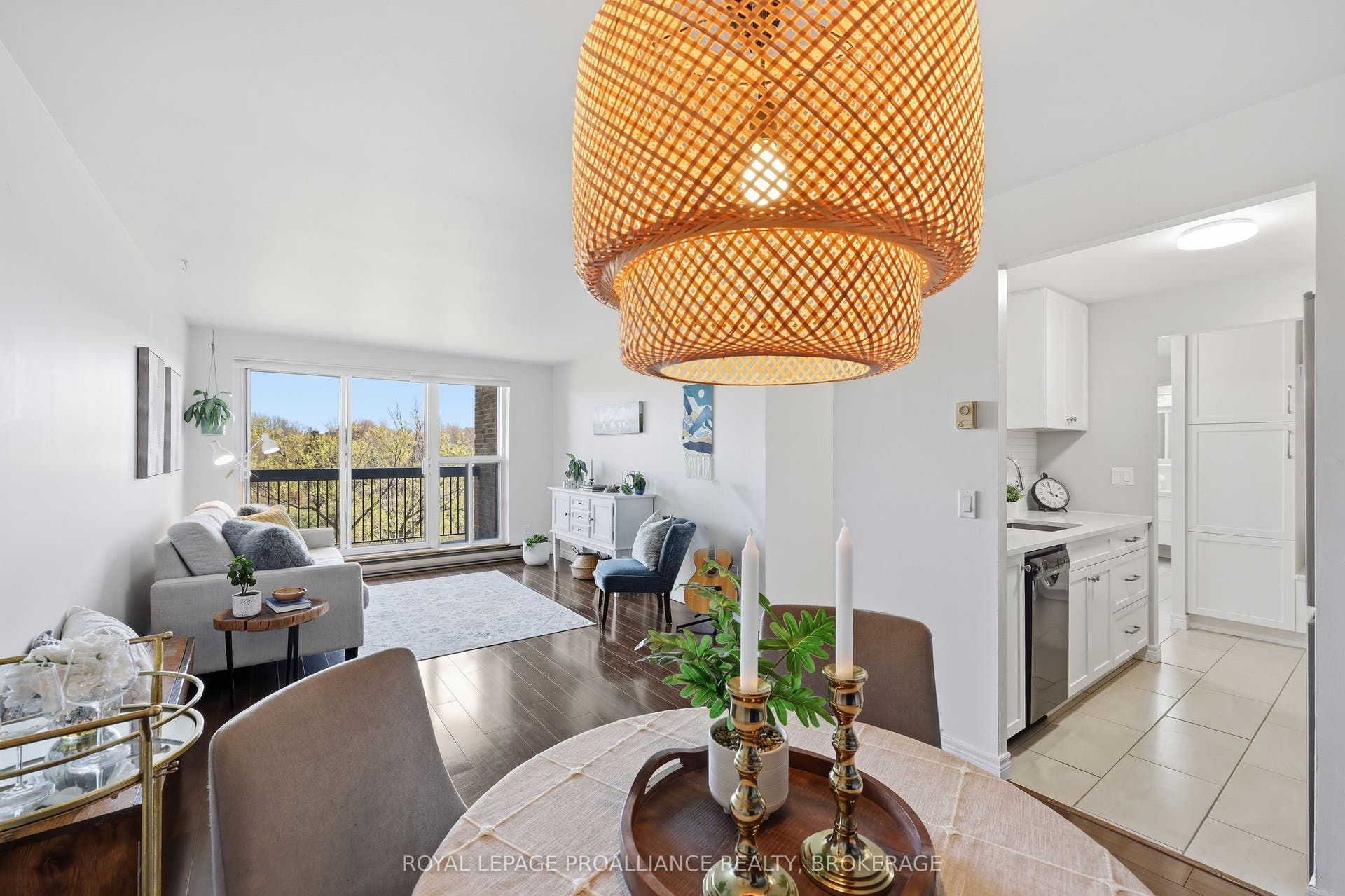 358 Queen Mary Road, #609, Kingston, Frontenac ON K7M 7E8
