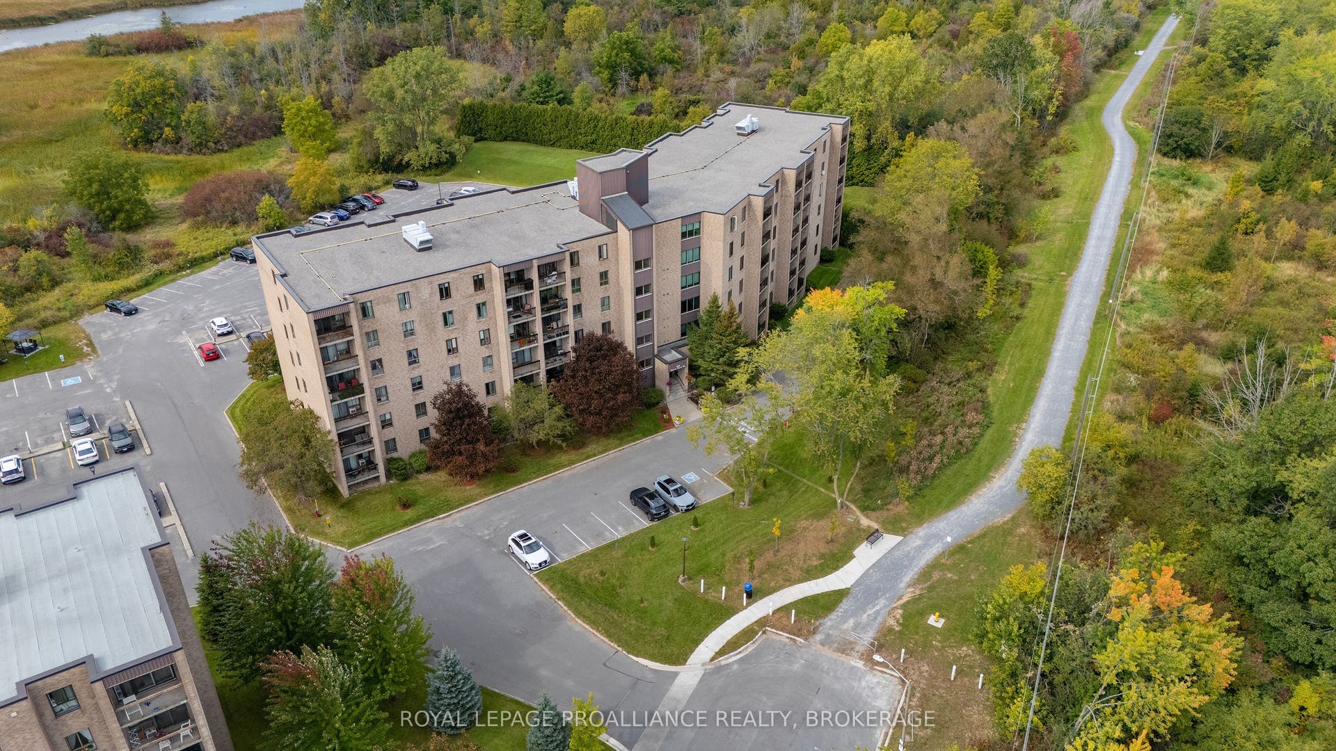 358 Queen Mary Road, #609, Kingston, Frontenac ON K7M 7E8