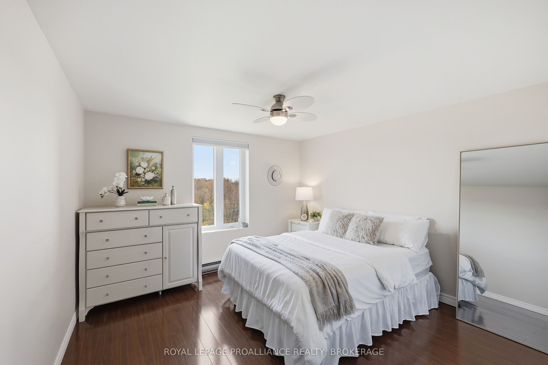 358 Queen Mary Road, #609, Kingston, Frontenac ON K7M 7E8