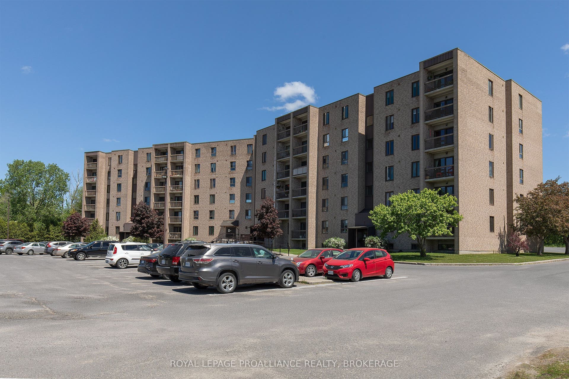 358 Queen Mary Road, #609, Kingston, Frontenac ON K7M 7E8