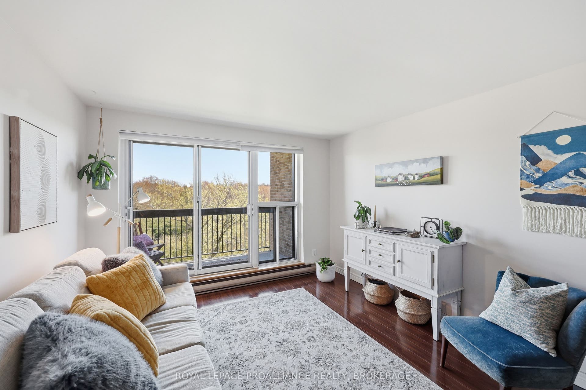 358 Queen Mary Road, #609, Kingston, Frontenac ON K7M 7E8