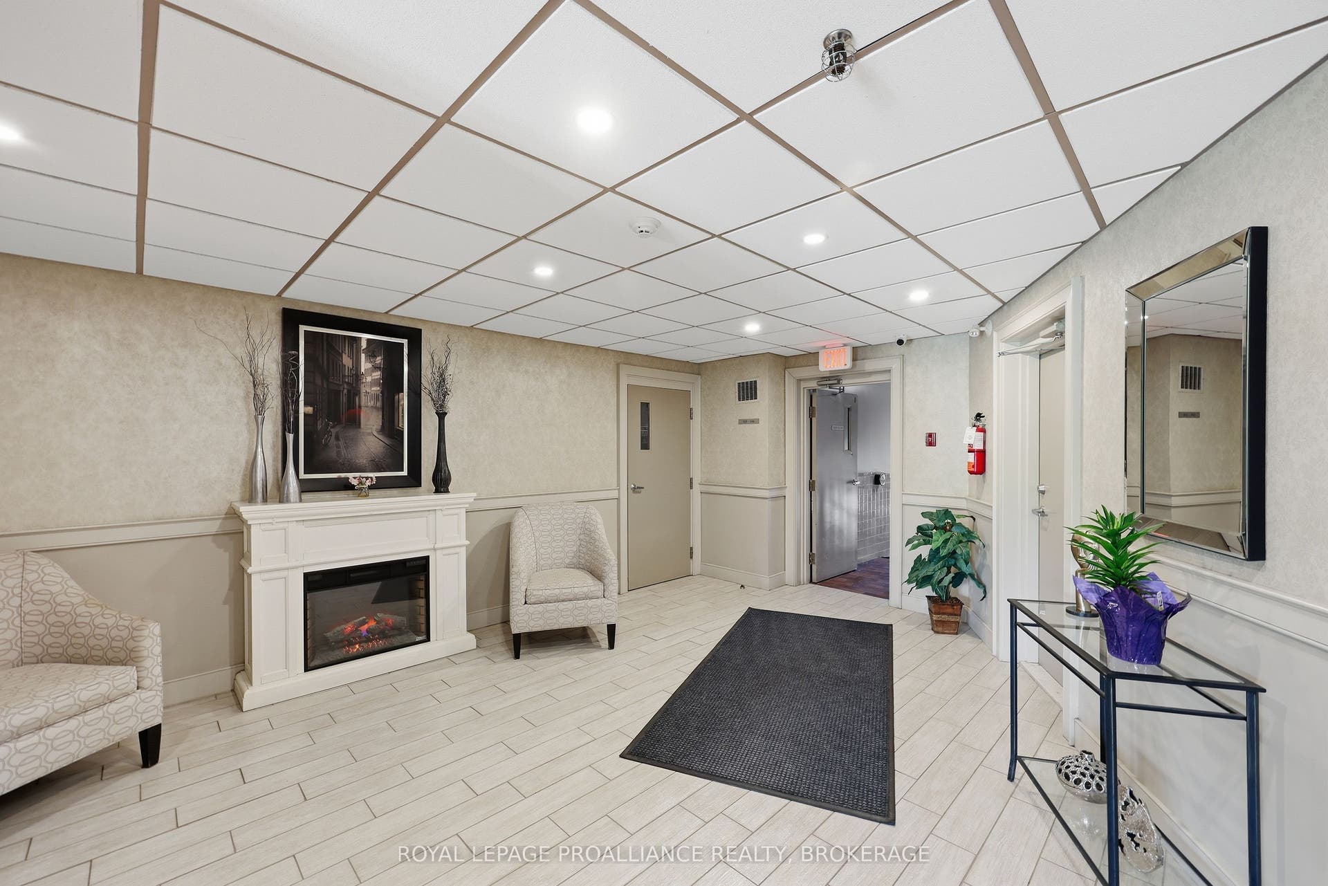 358 Queen Mary Road, #609, Kingston, Frontenac ON K7M 7E8