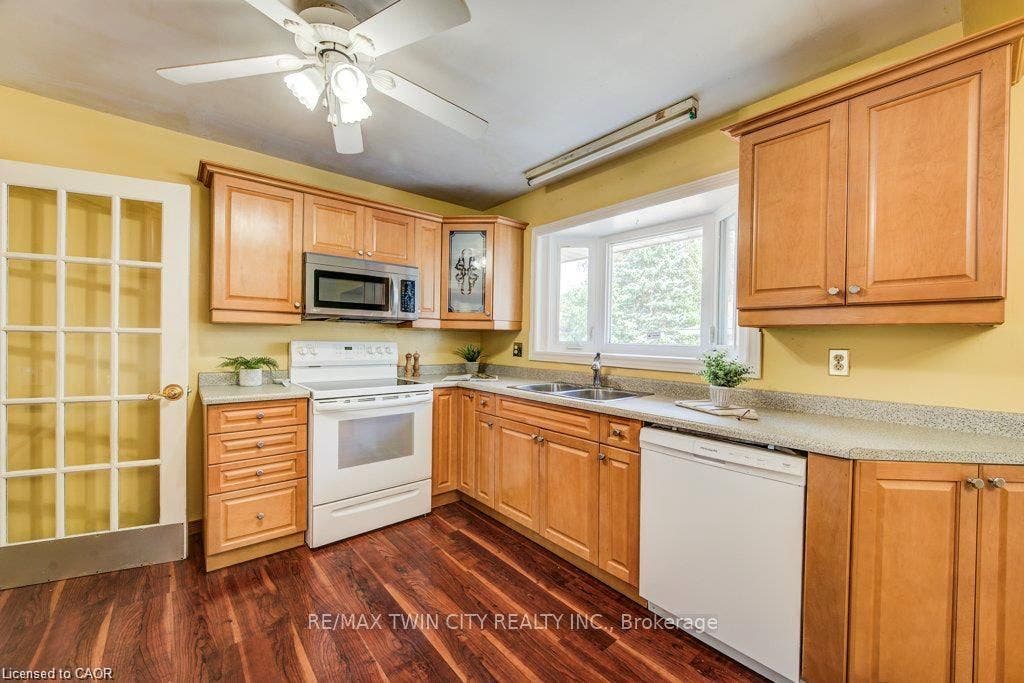 507 Manchester Road, Kitchener, Waterloo ON N2B 1A7 507 Manchester Road, Kitchener, Waterloo ON N2B 1A7