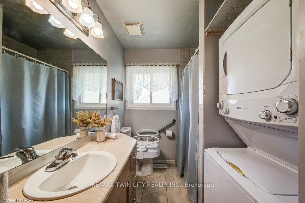 507 Manchester Road, Kitchener, Waterloo ON N2B 1A7 507 Manchester Road, Kitchener, Waterloo ON N2B 1A7
