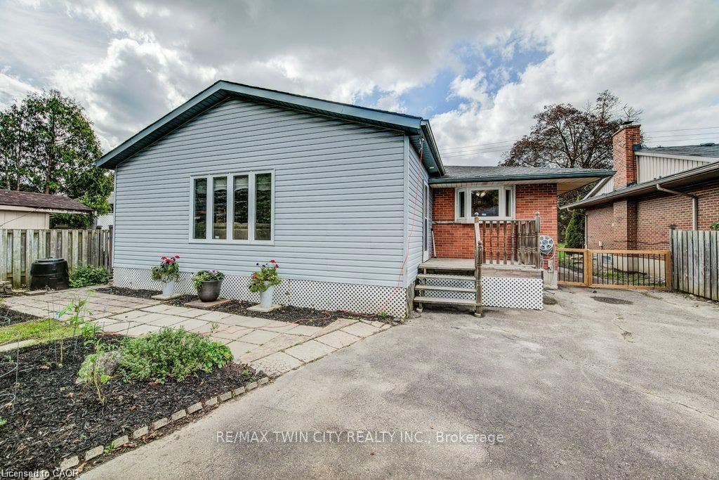 507 Manchester Road, Kitchener, Waterloo ON N2B 1A7 507 Manchester Road, Kitchener, Waterloo ON N2B 1A7