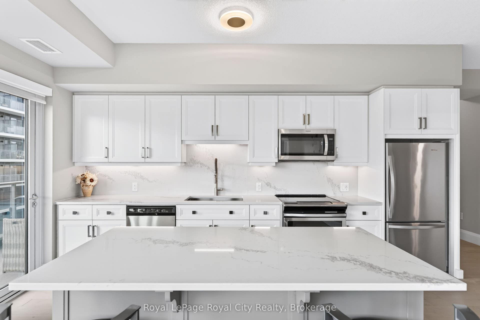 73 Arthur Street S, #504, Guelph, Wellington ON N1E 0S6 73 Arthur Street S, #504, Guelph, Wellington ON N1E 0S6