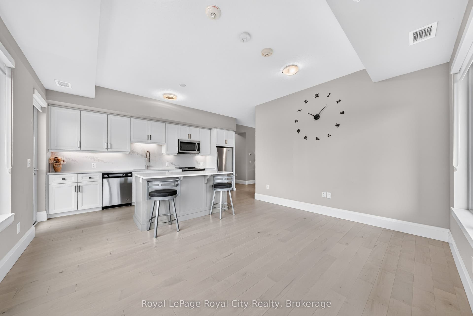 73 Arthur Street S, #504, Guelph, Wellington ON N1E 0S6 73 Arthur Street S, #504, Guelph, Wellington ON N1E 0S6