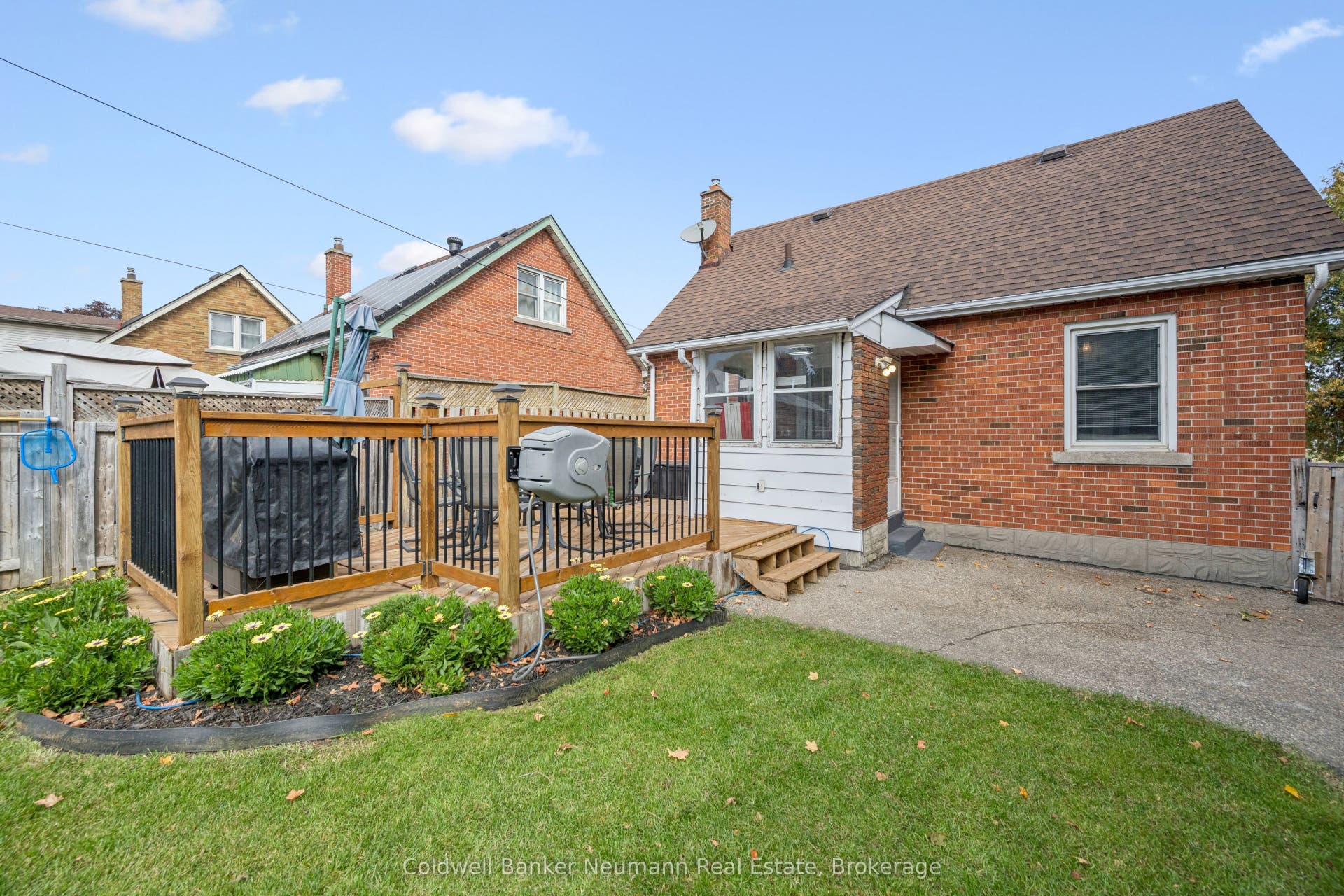 49 Edna Street, Kitchener, Waterloo ON N2H 2E2 49 Edna Street, Kitchener, Waterloo ON N2H 2E2