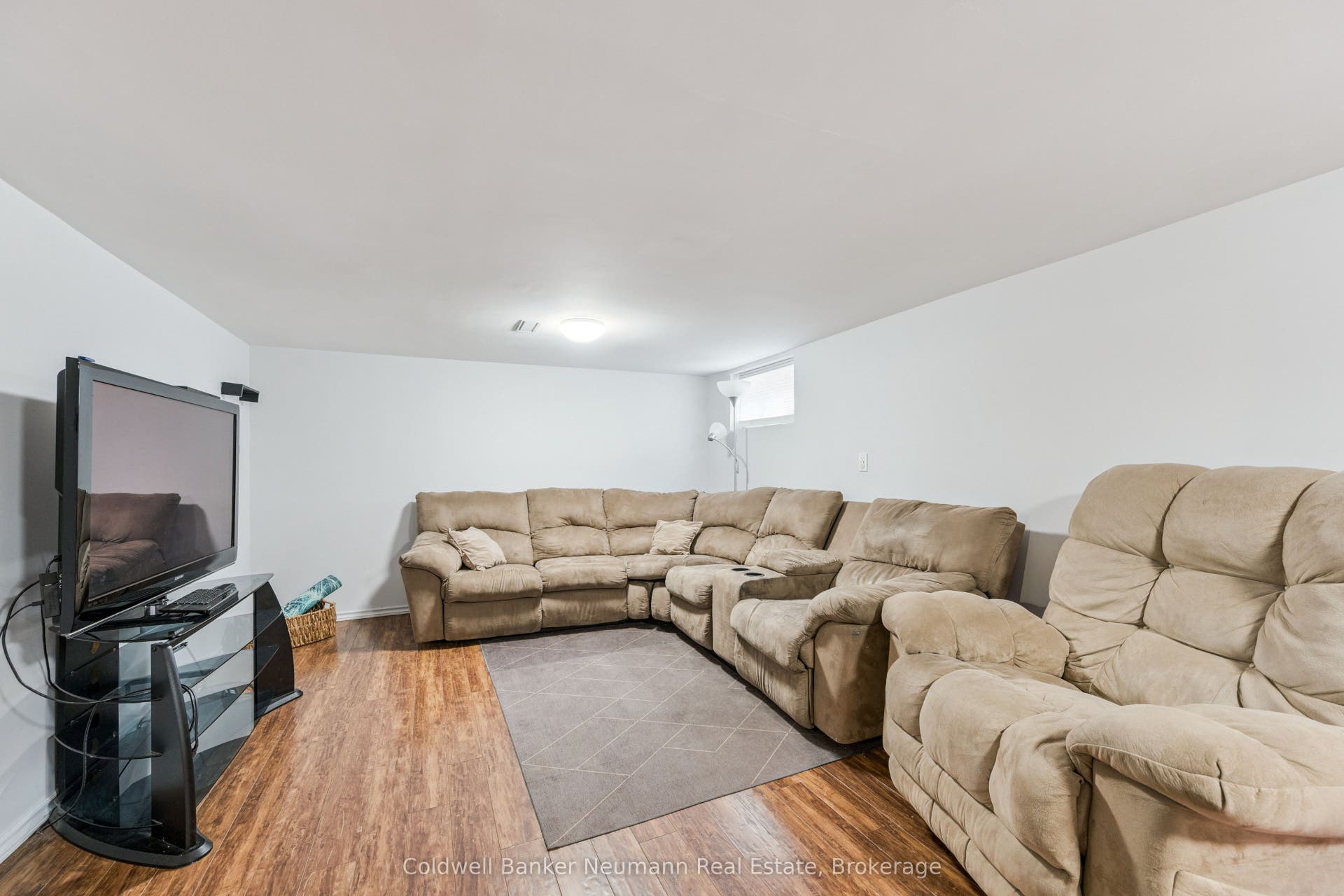 49 Edna Street, Kitchener, Waterloo ON N2H 2E2 49 Edna Street, Kitchener, Waterloo ON N2H 2E2
