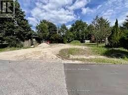 28 Malvern Crescent, Guelph, Wellington ON N1L 1G8 28 Malvern Crescent, Guelph, Wellington ON N1L 1G8