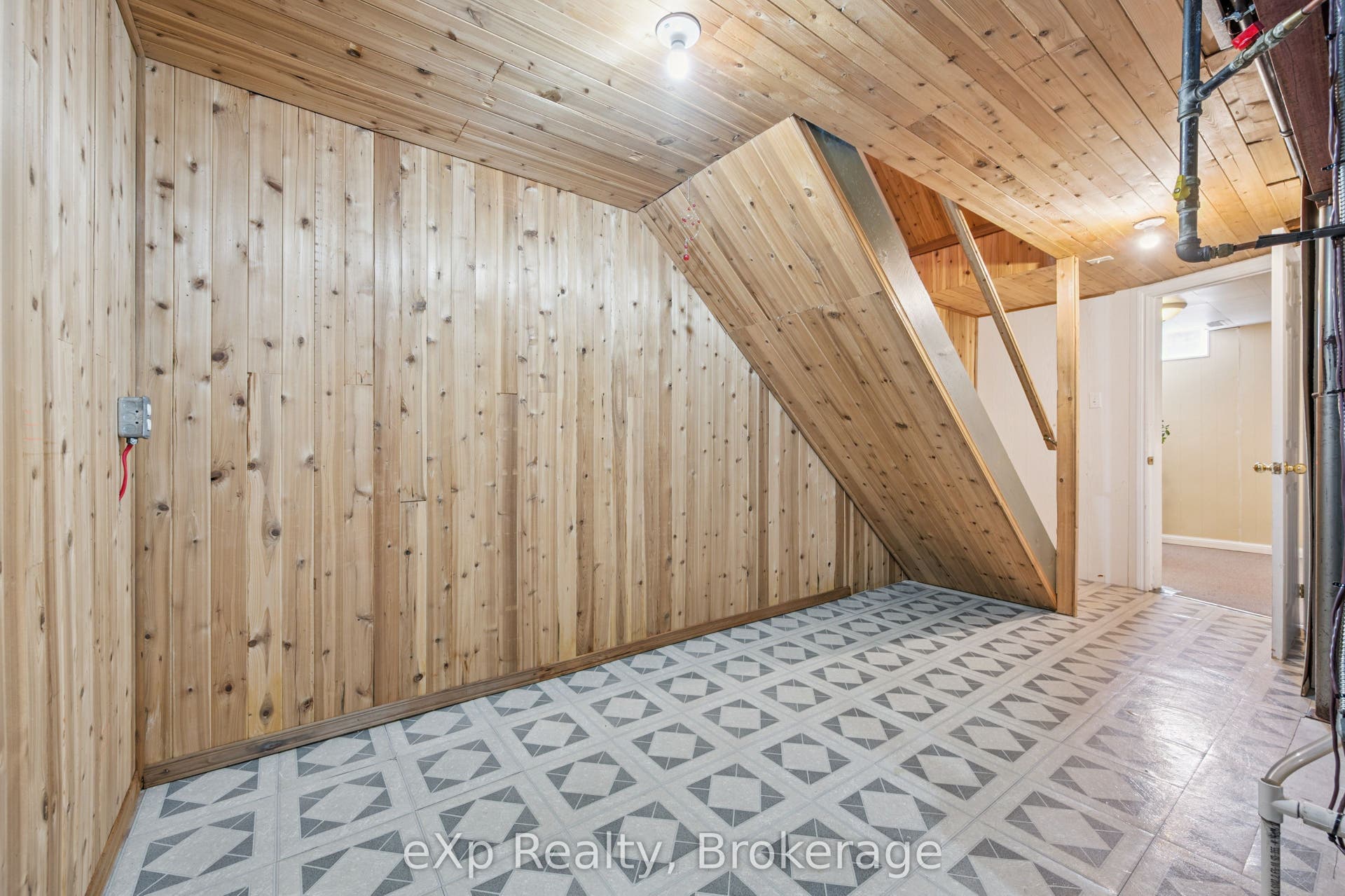 40 Silvercreek Parkway N, #44, Guelph, Wellington ON N1H 7X5 Finished basement