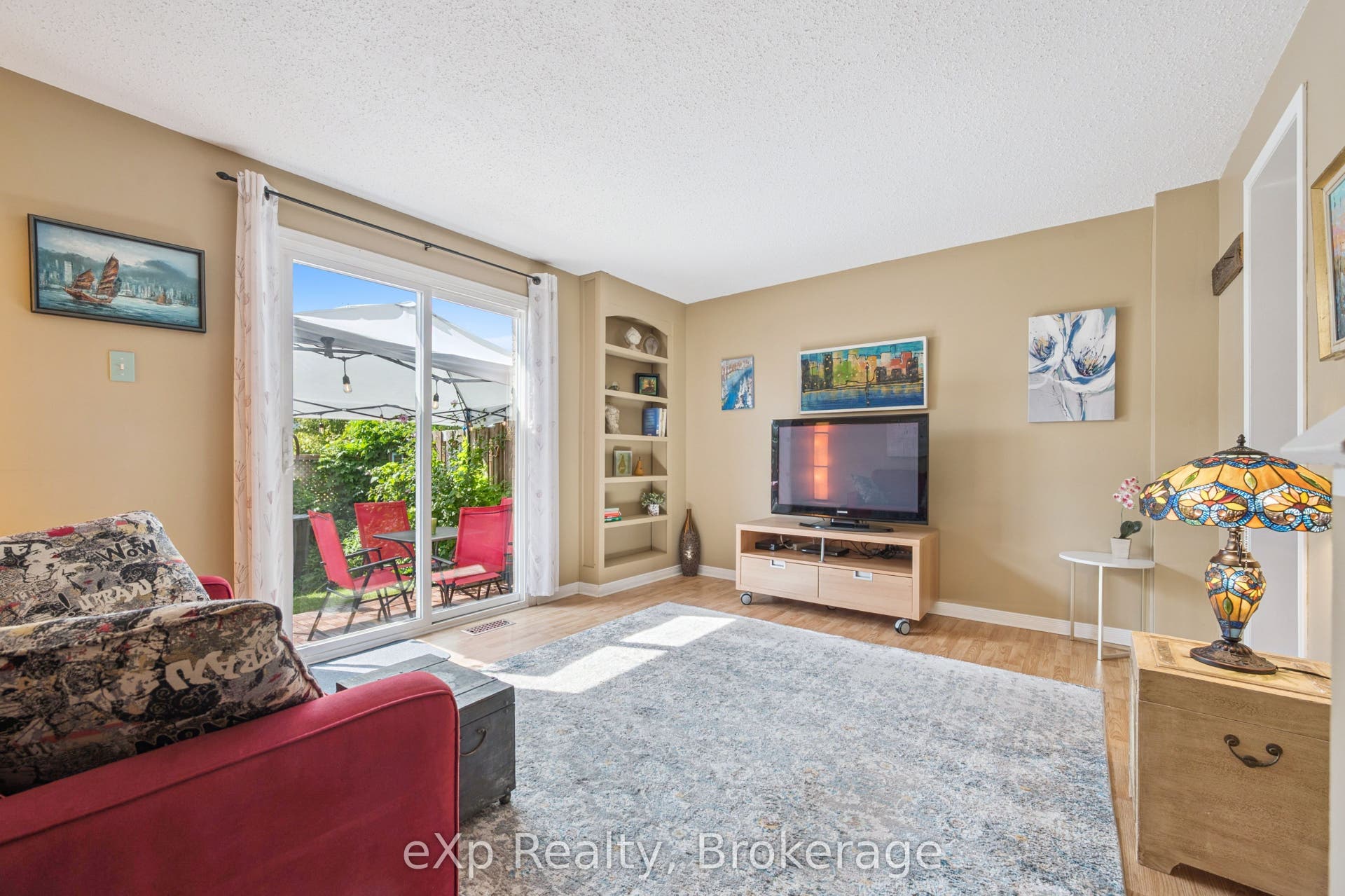 40 Silvercreek Parkway N, #44, Guelph, Wellington ON N1H 7X5 40 Silvercreek Parkway N, #44, Guelph, Wellington ON N1H 7X5