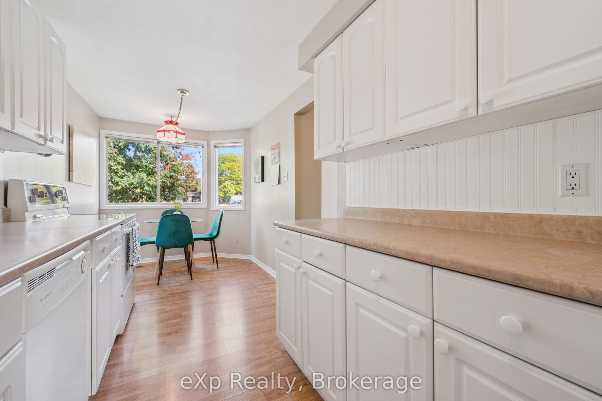 40 Silvercreek Parkway N, #44, Guelph, Wellington ON N1H 7X5 40 Silvercreek Parkway N, #44, Guelph, Wellington ON N1H 7X5