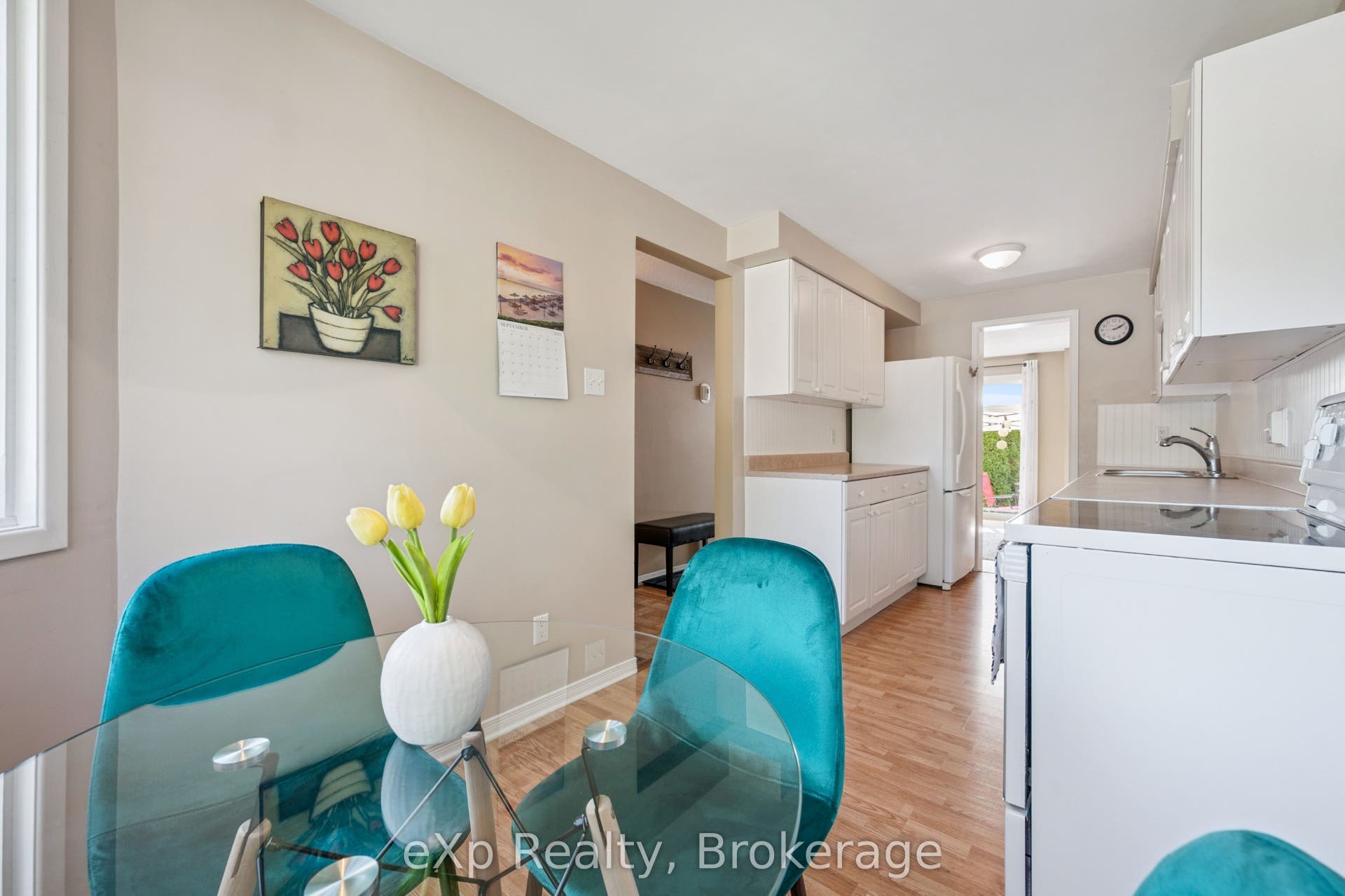 40 Silvercreek Parkway N, #44, Guelph, Wellington ON N1H 7X5 40 Silvercreek Parkway N, #44, Guelph, Wellington ON N1H 7X5