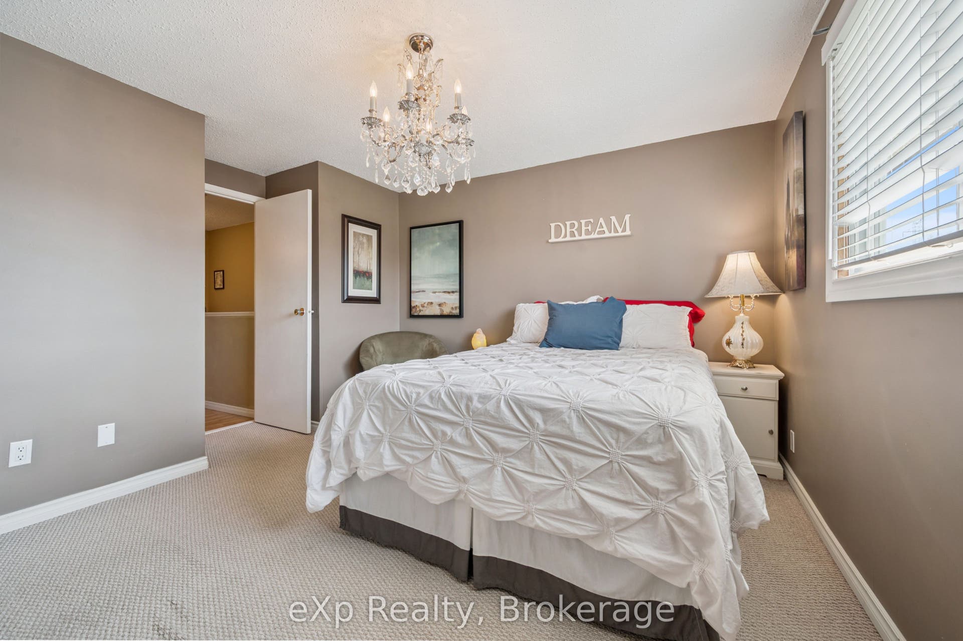 40 Silvercreek Parkway N, #44, Guelph, Wellington ON N1H 7X5 40 Silvercreek Parkway N, #44, Guelph, Wellington ON N1H 7X5