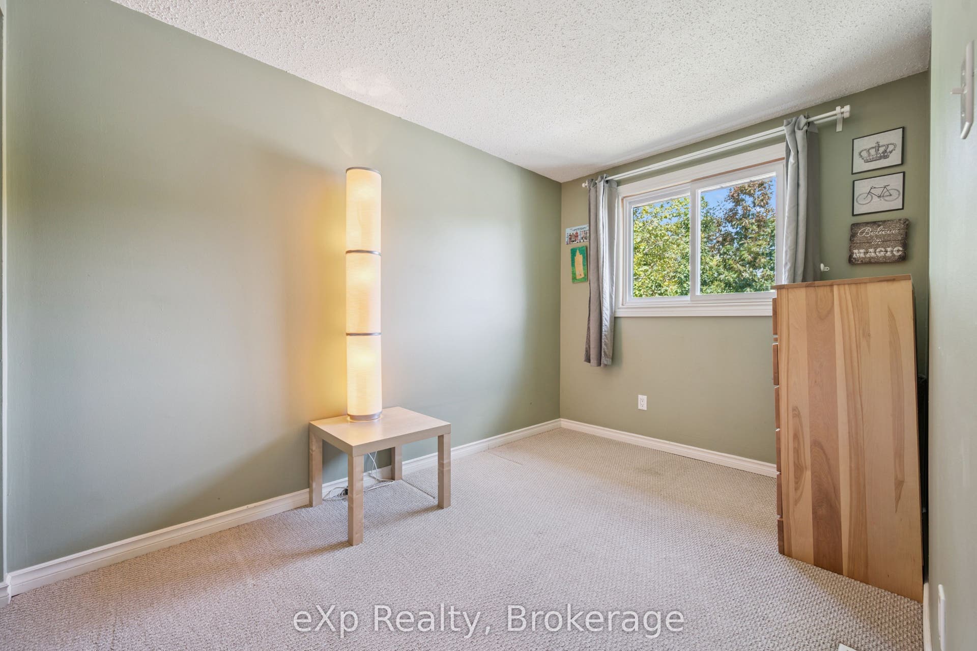 40 Silvercreek Parkway N, #44, Guelph, Wellington ON N1H 7X5 40 Silvercreek Parkway N, #44, Guelph, Wellington ON N1H 7X5