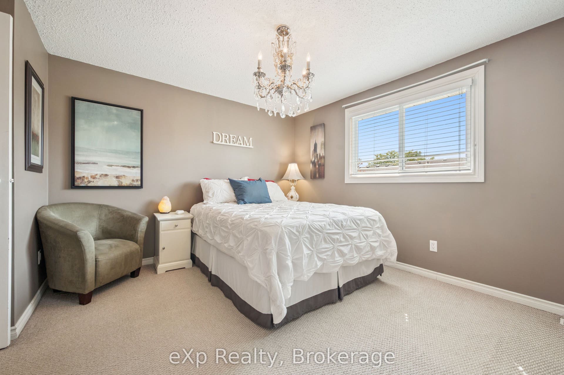 40 Silvercreek Parkway N, #44, Guelph, Wellington ON N1H 7X5 40 Silvercreek Parkway N, #44, Guelph, Wellington ON N1H 7X5