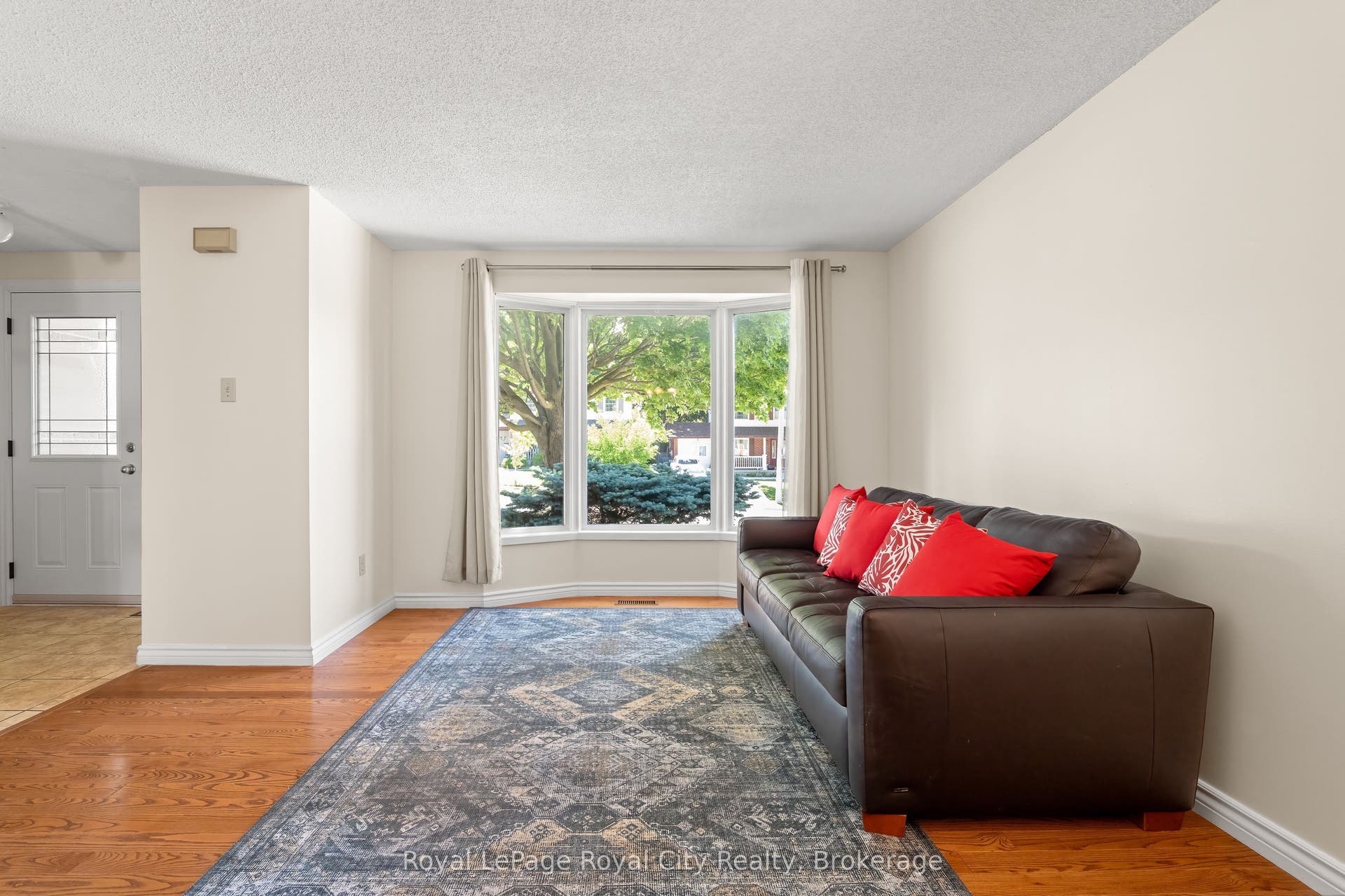 121 Imperial Road N, Guelph, Wellington ON N1H 7Z5 121 Imperial Road N, Guelph, Wellington ON N1H 7Z5