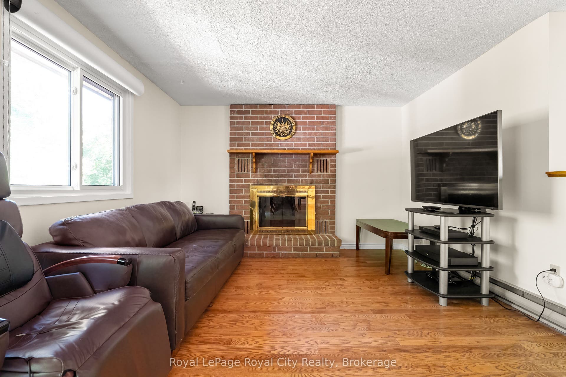 121 Imperial Road N, Guelph, Wellington ON N1H 7Z5 121 Imperial Road N, Guelph, Wellington ON N1H 7Z5