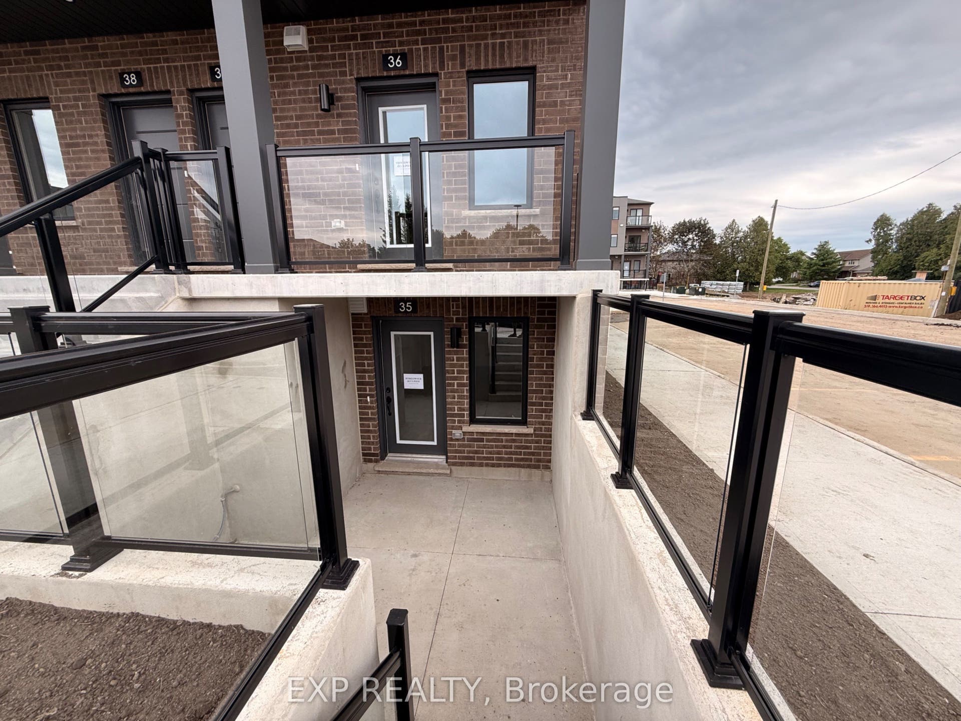 42 Lowes Rd. West Road, #35, Guelph, Wellington ON N1G 0H6 42 Lowes Rd. West Road, #35, Guelph, Wellington ON N1G 0H6