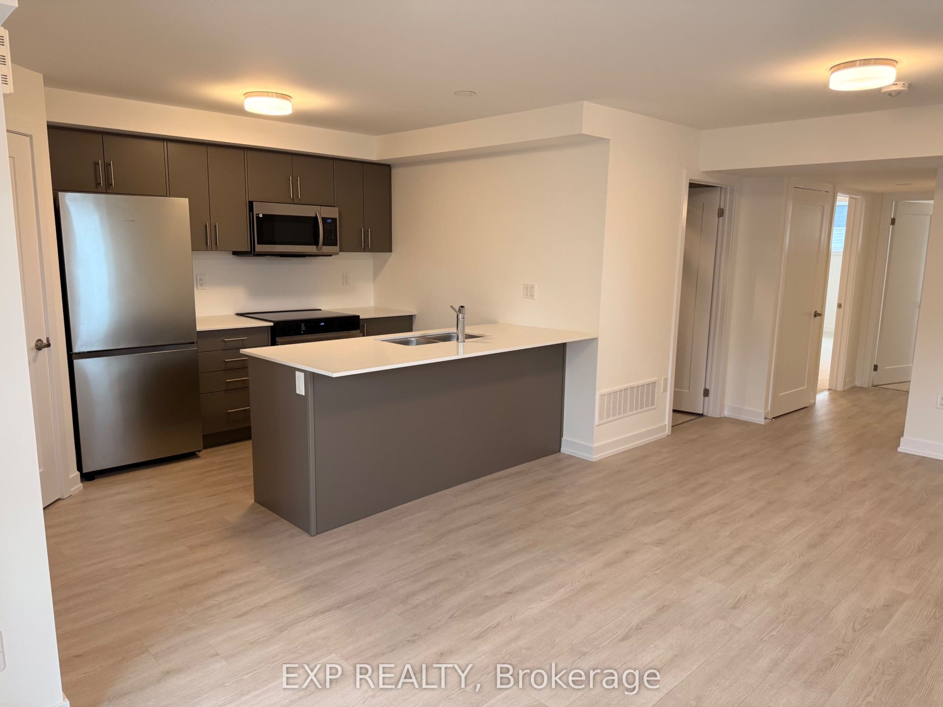 42 Lowes Rd. West Road, #35, Guelph, Wellington ON N1G 0H6 42 Lowes Rd. West Road, #35, Guelph, Wellington ON N1G 0H6
