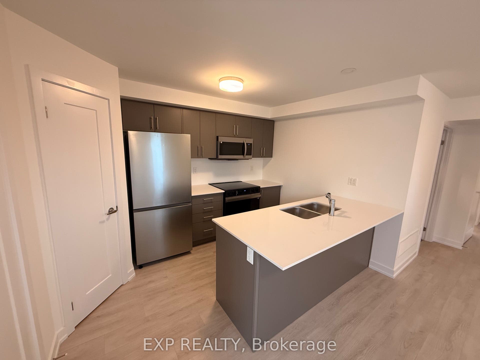 42 Lowes Rd. West Road, #35, Guelph, Wellington ON N1G 0H6 42 Lowes Rd. West Road, #35, Guelph, Wellington ON N1G 0H6