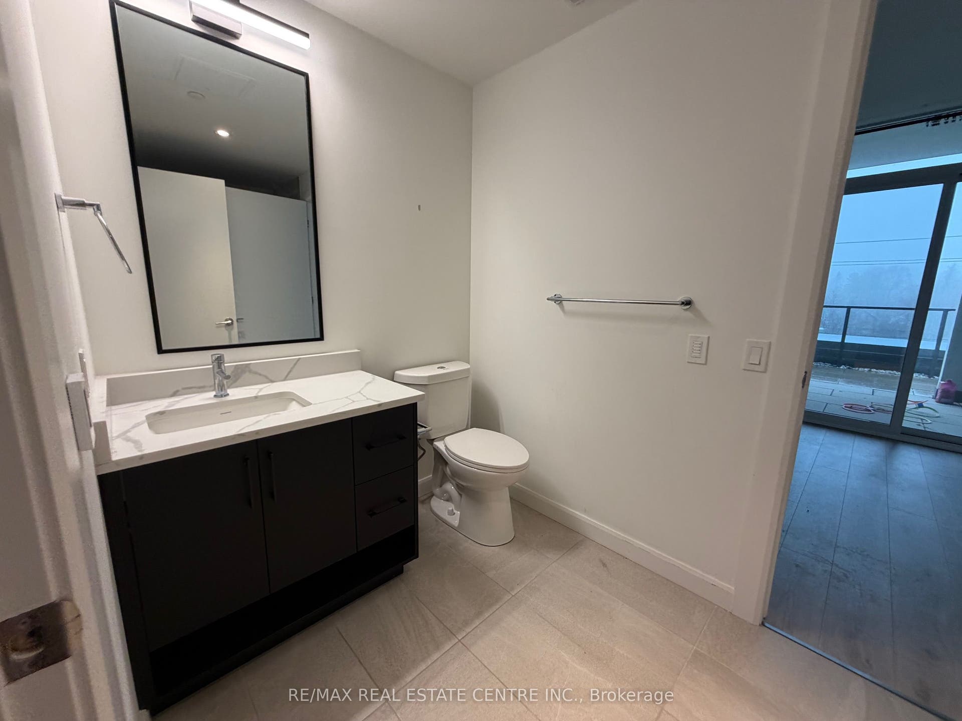 741 King Street W, #301, Kitchener, Waterloo ON N2G 0E9 741 King Street W, #301, Kitchener, Waterloo ON N2G 0E9