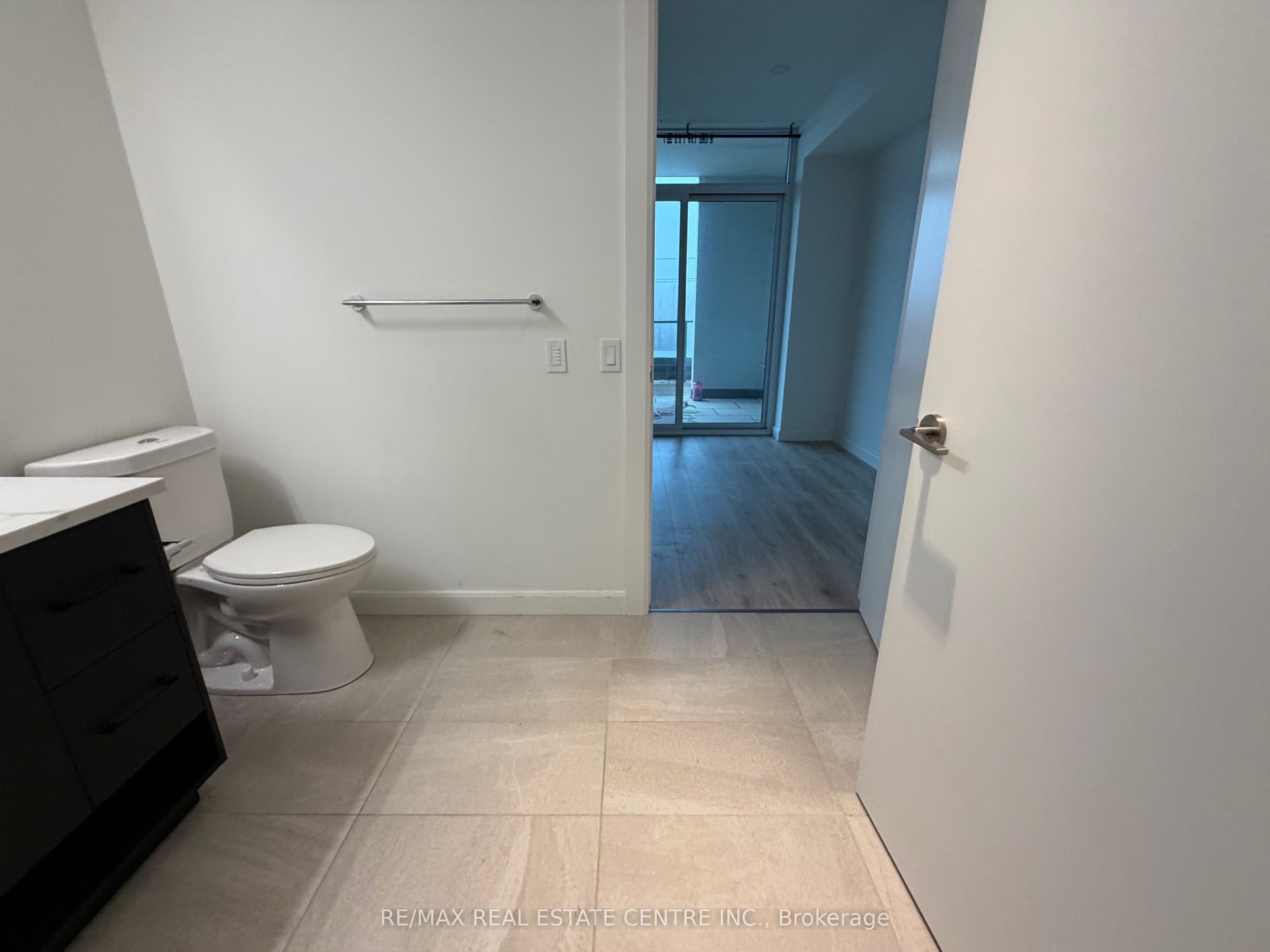 741 King Street W, #301, Kitchener, Waterloo ON N2G 0E9 741 King Street W, #301, Kitchener, Waterloo ON N2G 0E9