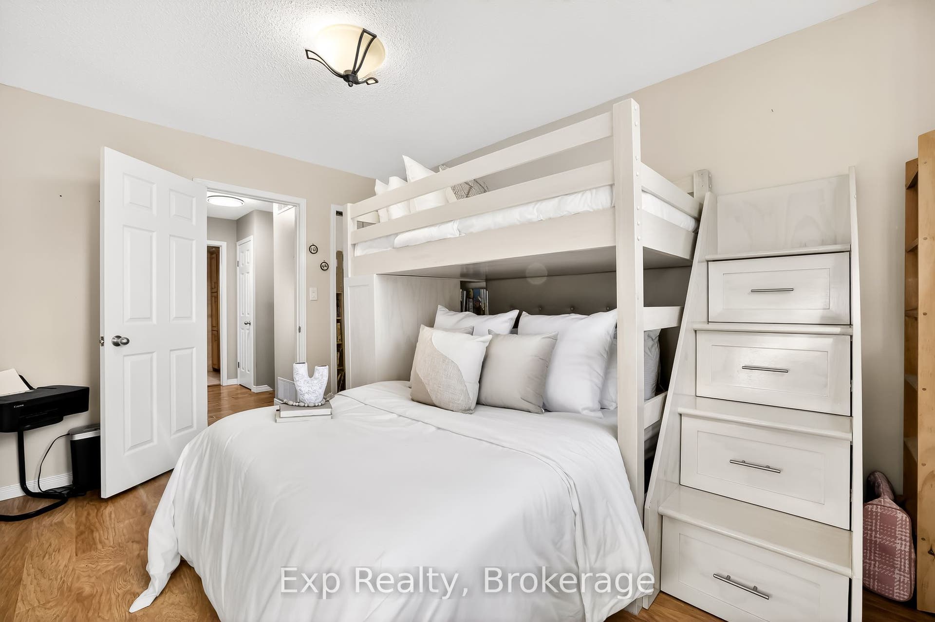 1175 Lakeshore Road, Port Hope, Northumberland ON L1A 3V7