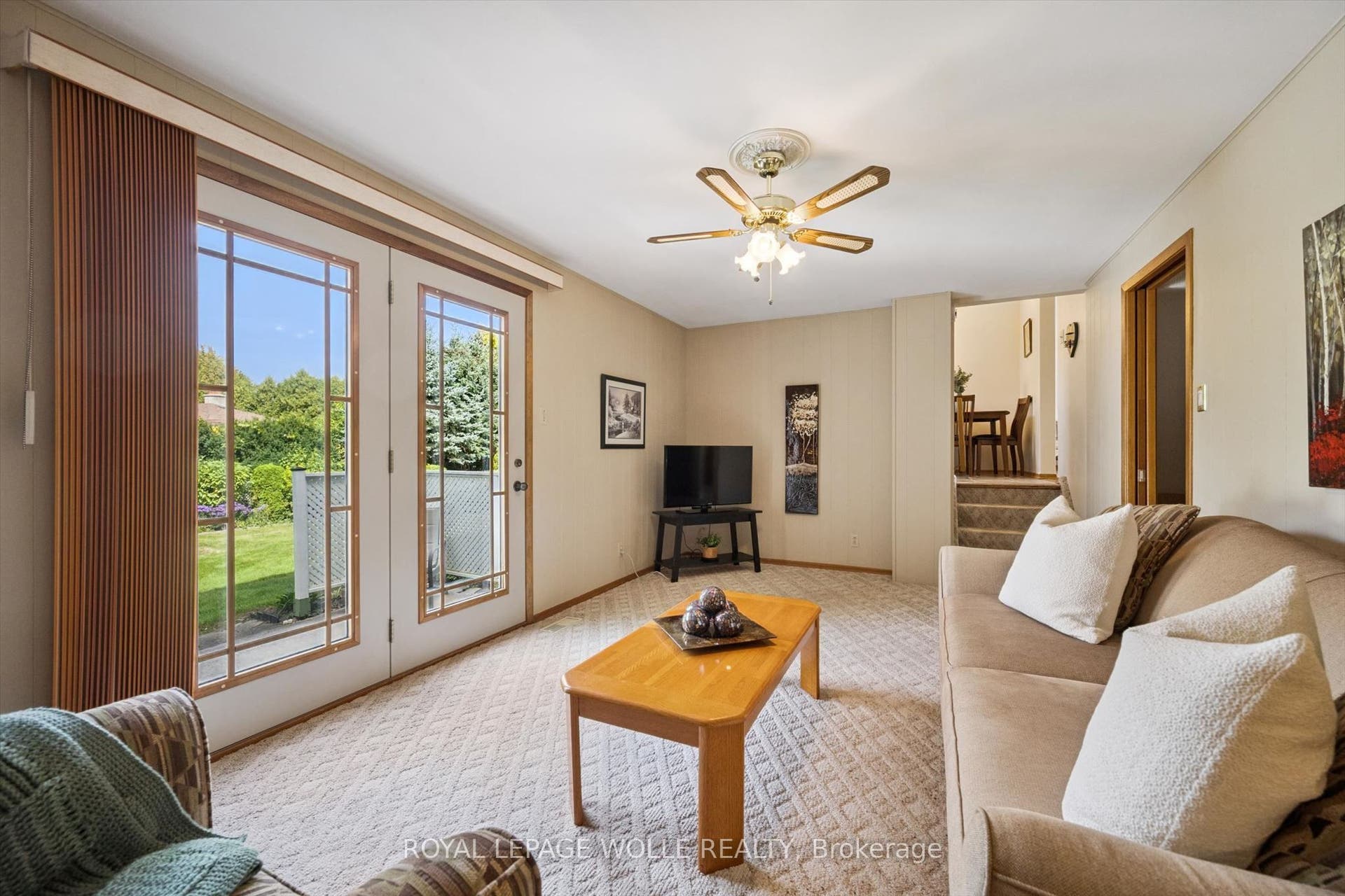 62 Gibson Drive, Kitchener, Waterloo ON N2B 2P4 62 Gibson Drive, Kitchener, Waterloo ON N2B 2P4