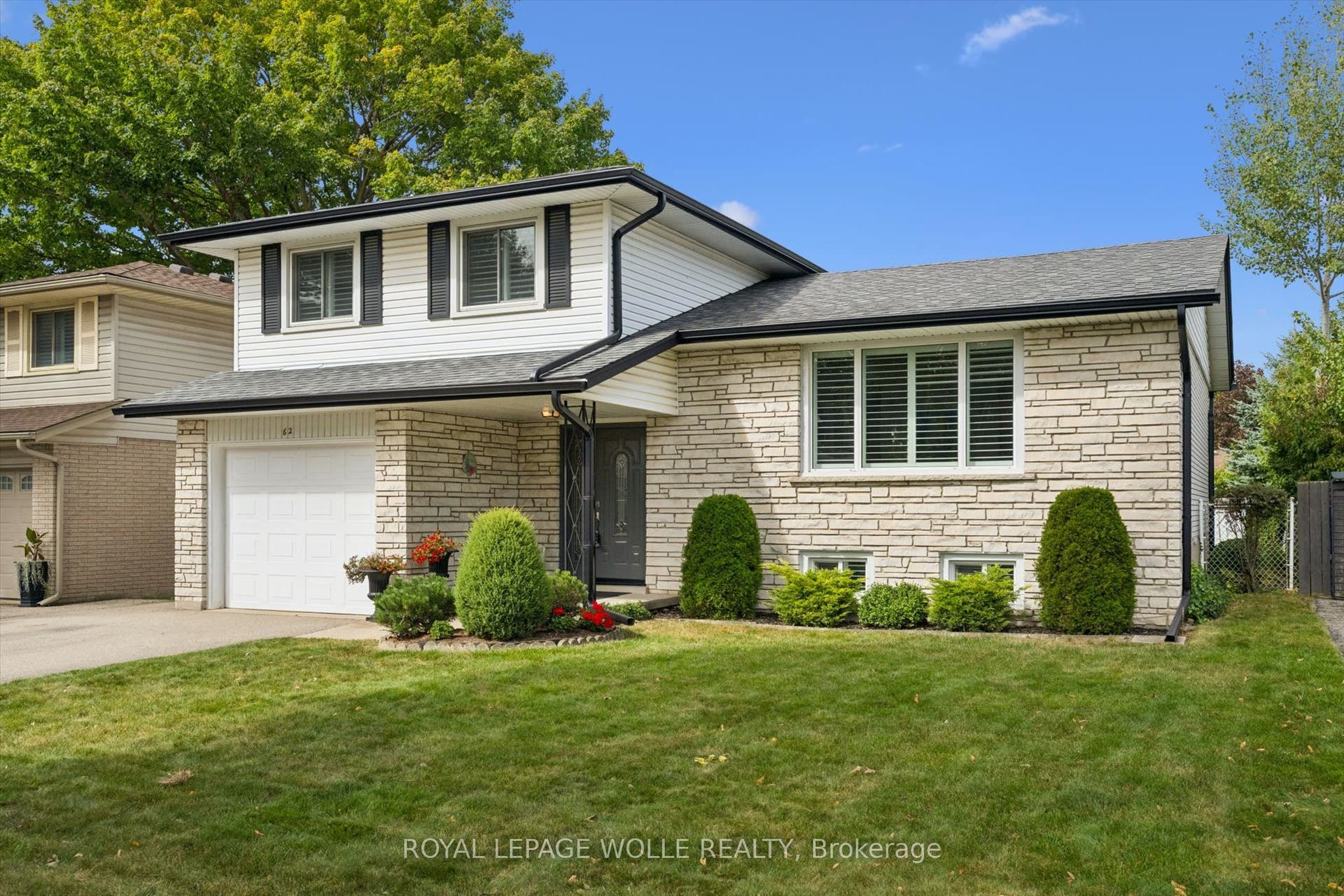 62 Gibson Drive, Kitchener, Waterloo ON N2B 2P4 62 Gibson Drive, Kitchener, Waterloo ON N2B 2P4