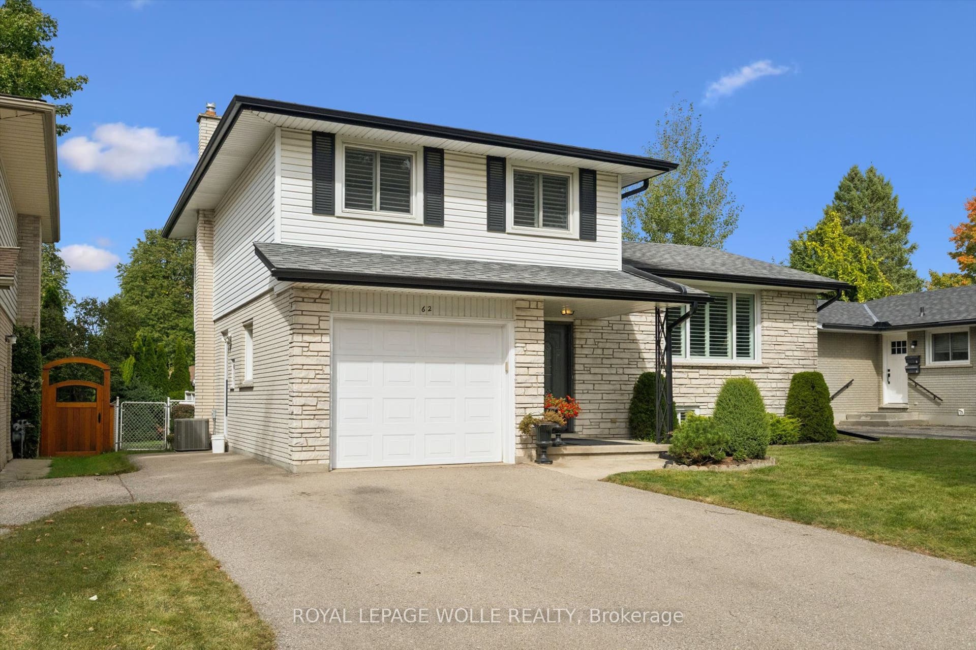 62 Gibson Drive, Kitchener, Waterloo ON N2B 2P4 62 Gibson Drive, Kitchener, Waterloo ON N2B 2P4