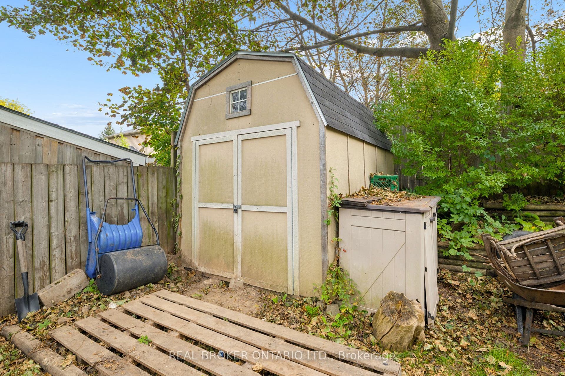 69 Talbot Street, Kitchener, Waterloo ON N2M 2A8 69 Talbot Street, Kitchener, Waterloo ON N2M 2A8