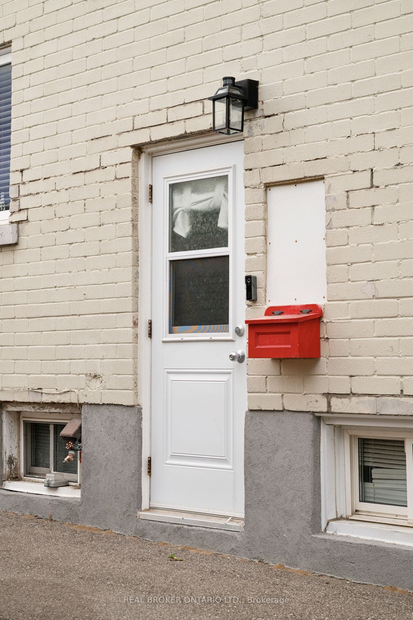 69 Talbot Street, Kitchener, Waterloo ON N2M 2A8 69 Talbot Street, Kitchener, Waterloo ON N2M 2A8