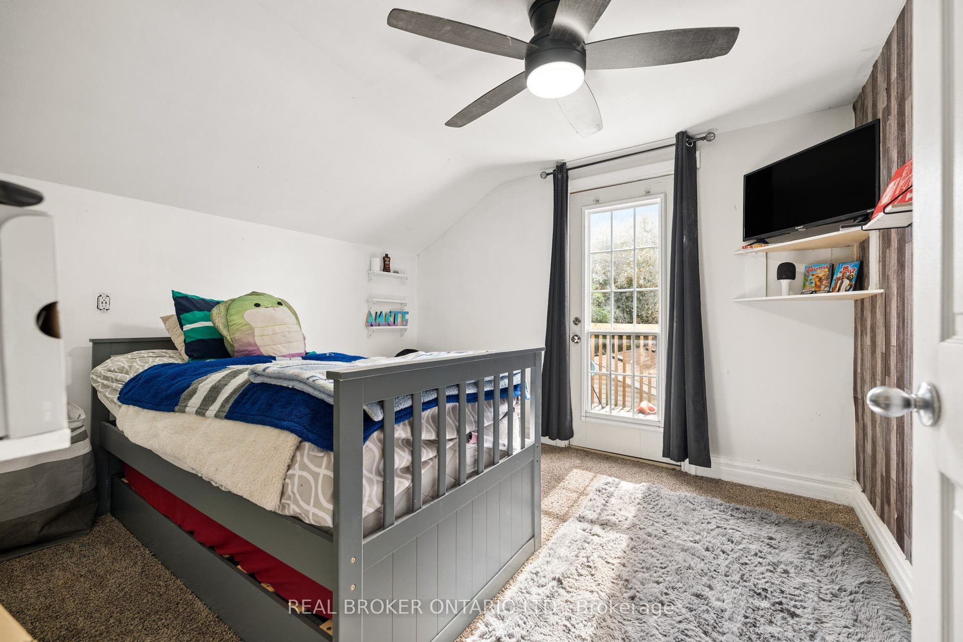 69 Talbot Street, Kitchener, Waterloo ON N2M 2A8 69 Talbot Street, Kitchener, Waterloo ON N2M 2A8