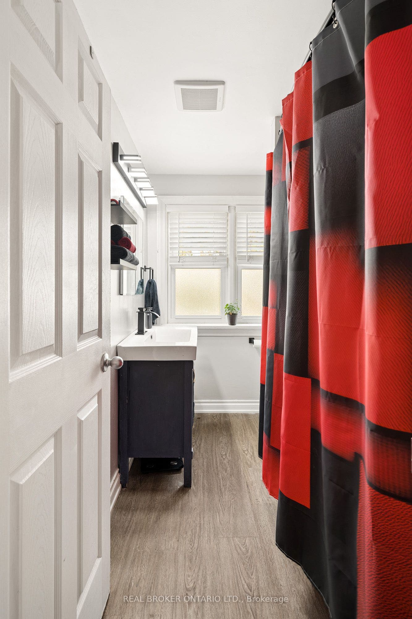 69 Talbot Street, Kitchener, Waterloo ON N2M 2A8 69 Talbot Street, Kitchener, Waterloo ON N2M 2A8