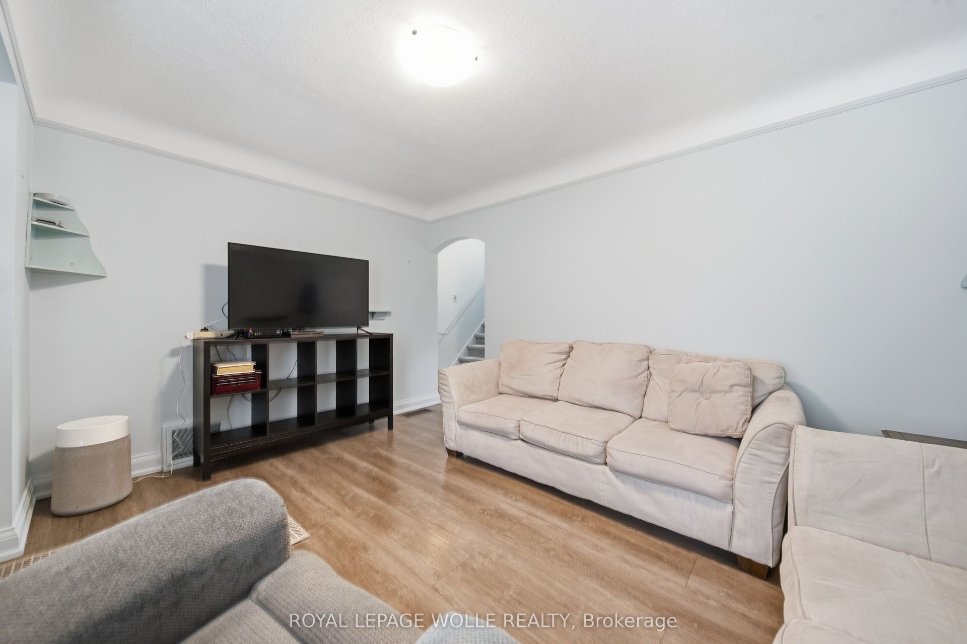 147 Glen Road, Kitchener, Waterloo ON N2M 3G3 147 Glen Road, Kitchener, Waterloo ON N2M 3G3