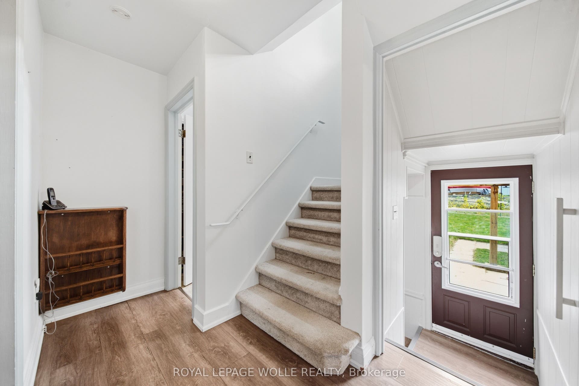 147 Glen Road, Kitchener, Waterloo ON N2M 3G3 147 Glen Road, Kitchener, Waterloo ON N2M 3G3