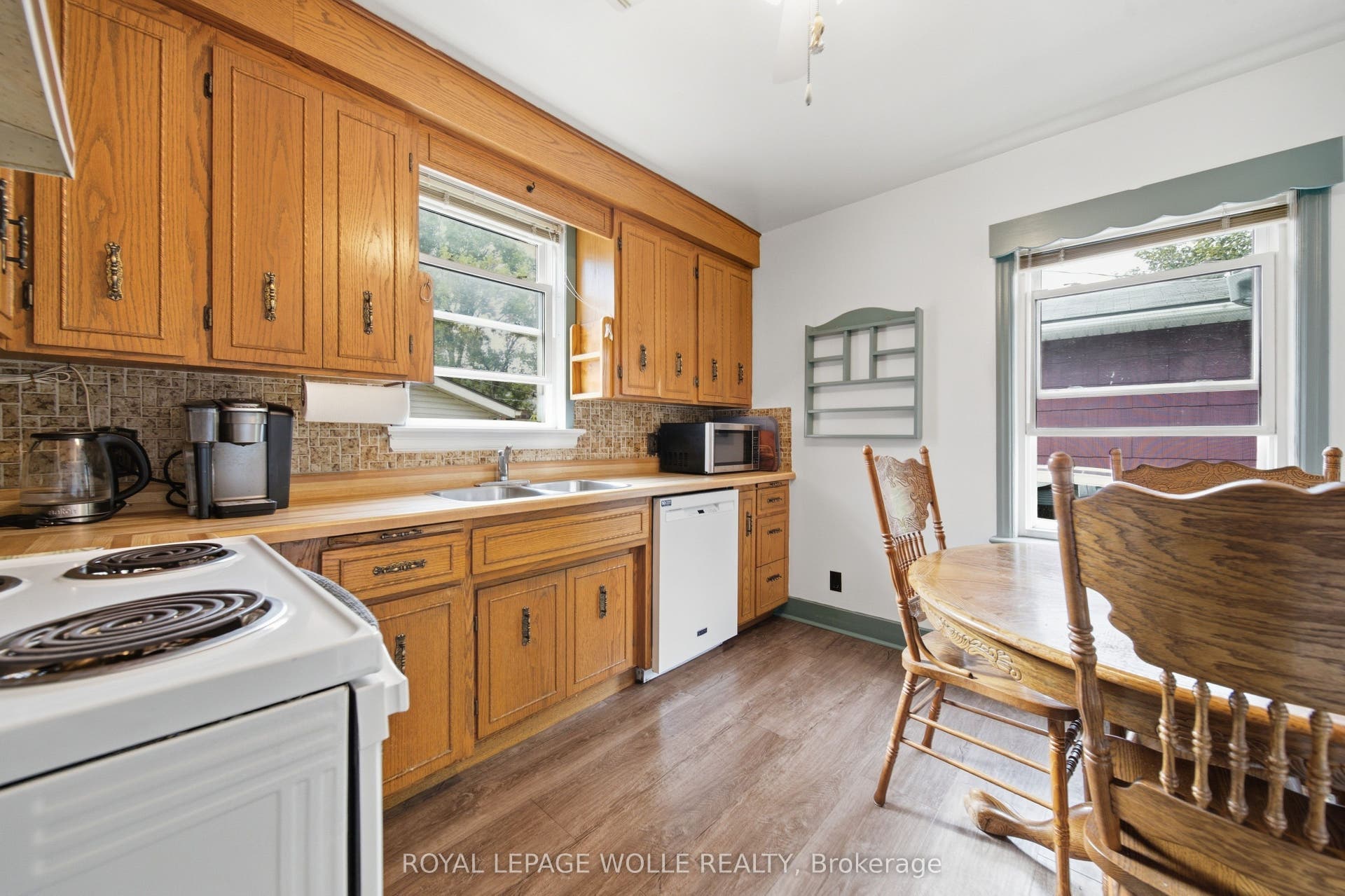 147 Glen Road, Kitchener, Waterloo ON N2M 3G3 147 Glen Road, Kitchener, Waterloo ON N2M 3G3