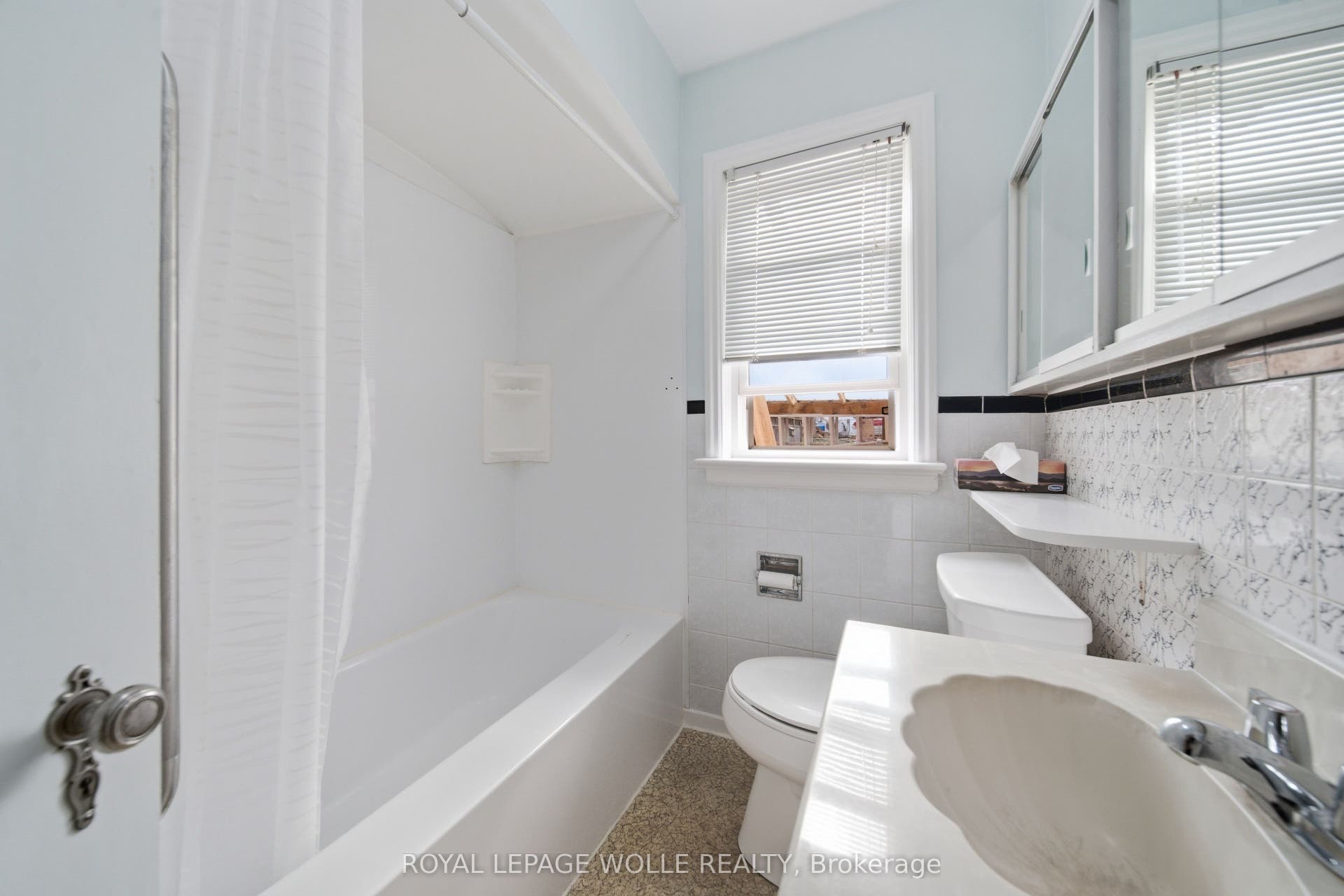 147 Glen Road, Kitchener, Waterloo ON N2M 3G3 147 Glen Road, Kitchener, Waterloo ON N2M 3G3