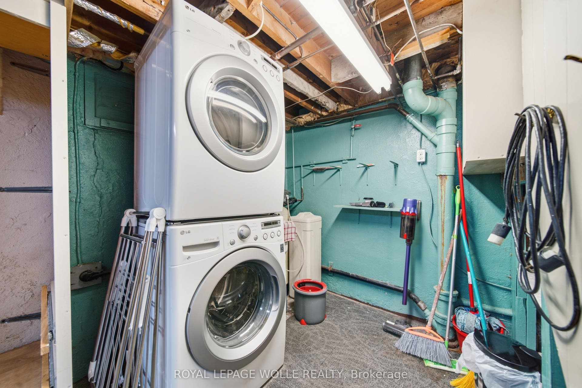 147 Glen Road, Kitchener, Waterloo ON N2M 3G3 147 Glen Road, Kitchener, Waterloo ON N2M 3G3