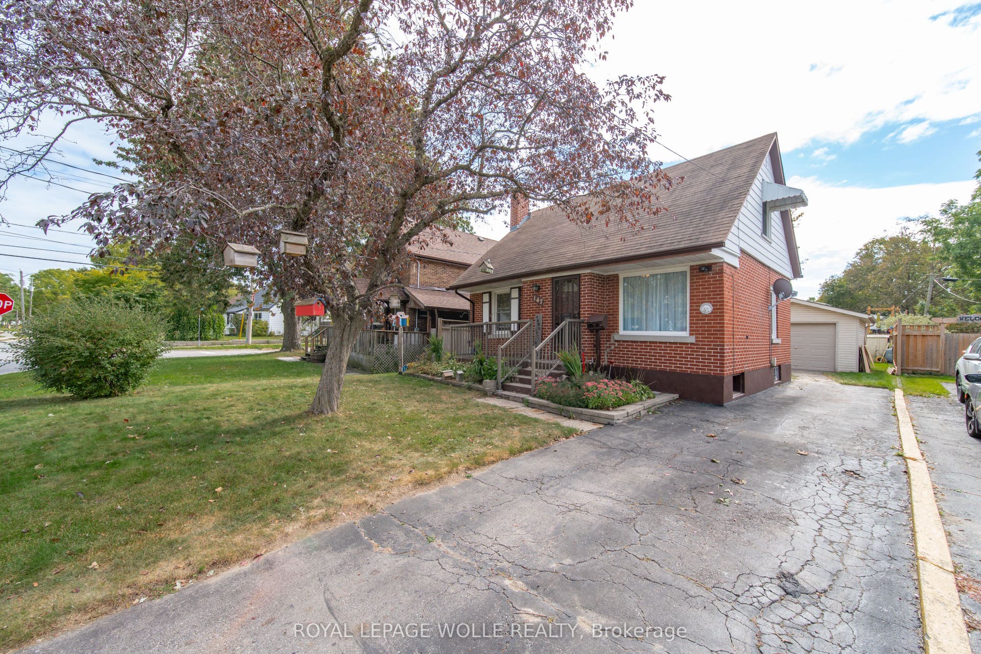 147 Glen Road, Kitchener, Waterloo ON N2M 3G3 147 Glen Road, Kitchener, Waterloo ON N2M 3G3