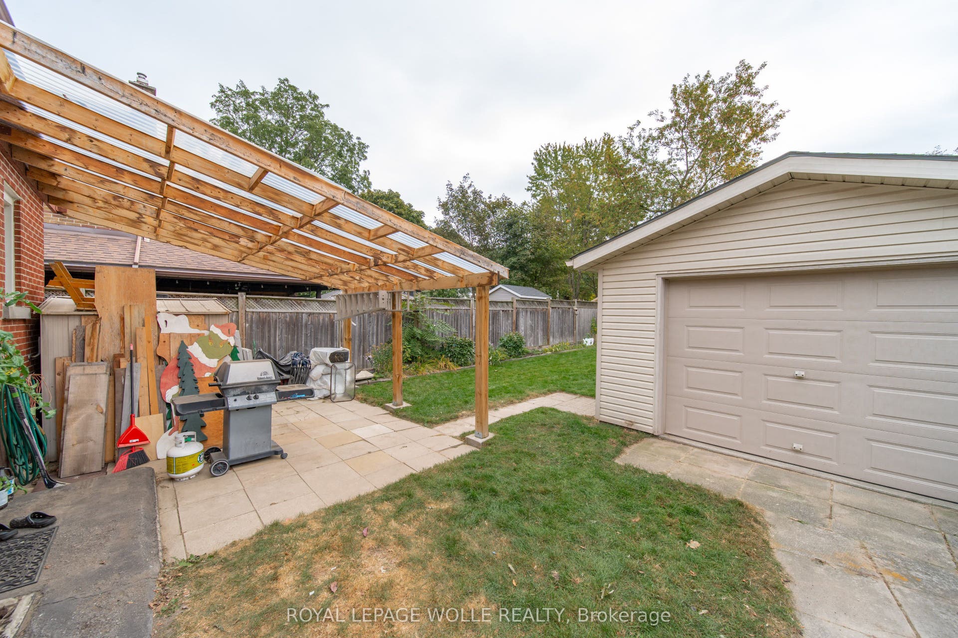 147 Glen Road, Kitchener, Waterloo ON N2M 3G3 147 Glen Road, Kitchener, Waterloo ON N2M 3G3