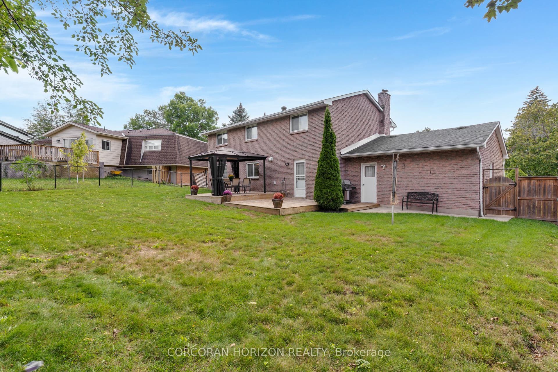 8 Blue Spruce Court, Kitchener, Waterloo ON N2N 1L1 8 Blue Spruce Court, Kitchener, Waterloo ON N2N 1L1