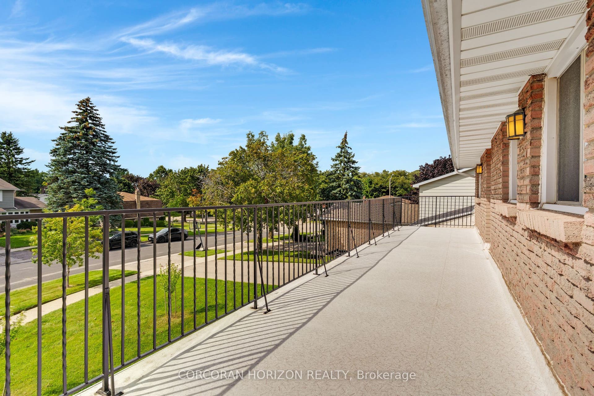 8 Blue Spruce Court, Kitchener, Waterloo ON N2N 1L1 8 Blue Spruce Court, Kitchener, Waterloo ON N2N 1L1