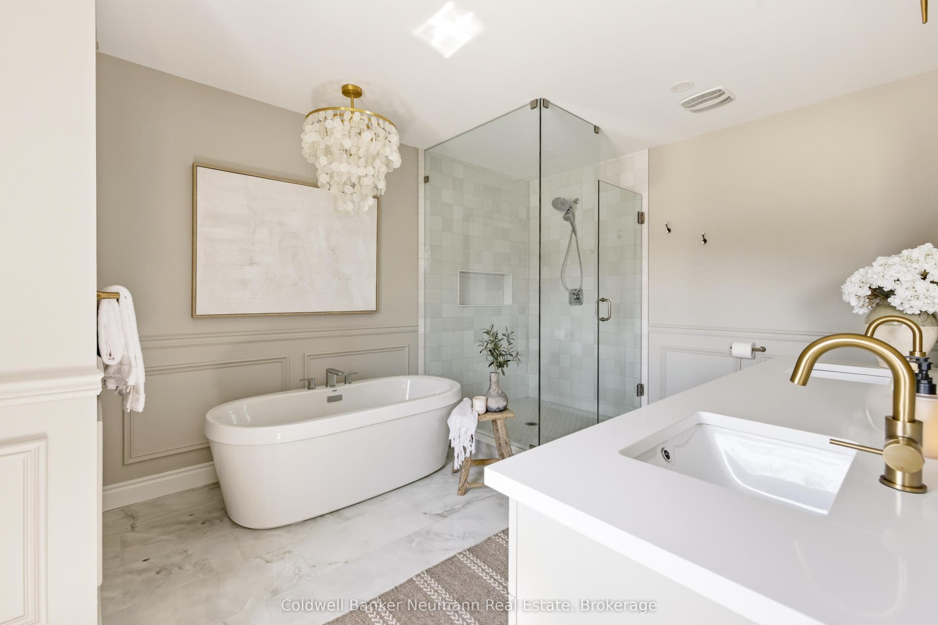 Primary Ensuite Bath